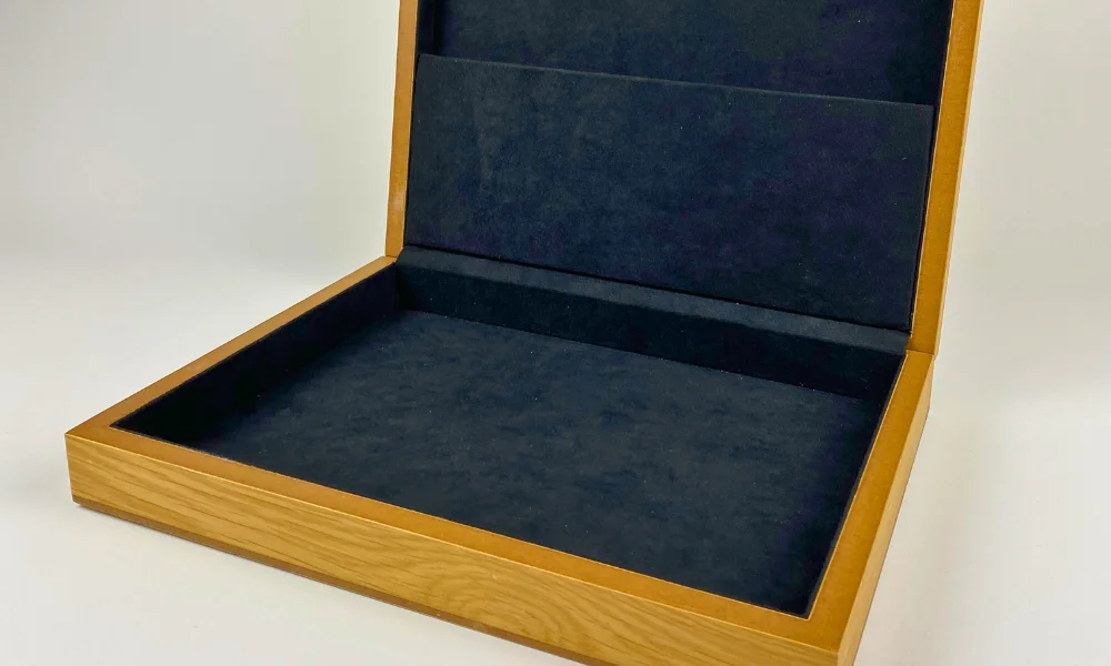 Wood Watch Box To Store And Present Your Precious Watches - Wood In Black, Brown And More